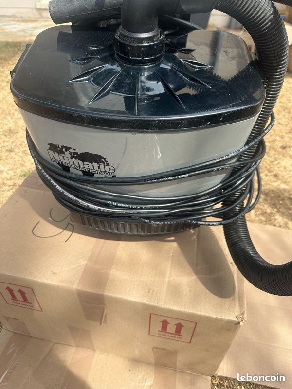 Aspirateur dorsal Numatic (image 1)
