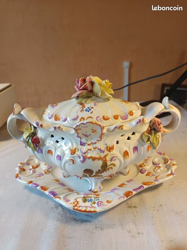 Soupière vintage en grès polychrome des ateliers d'art de Revernay - Le