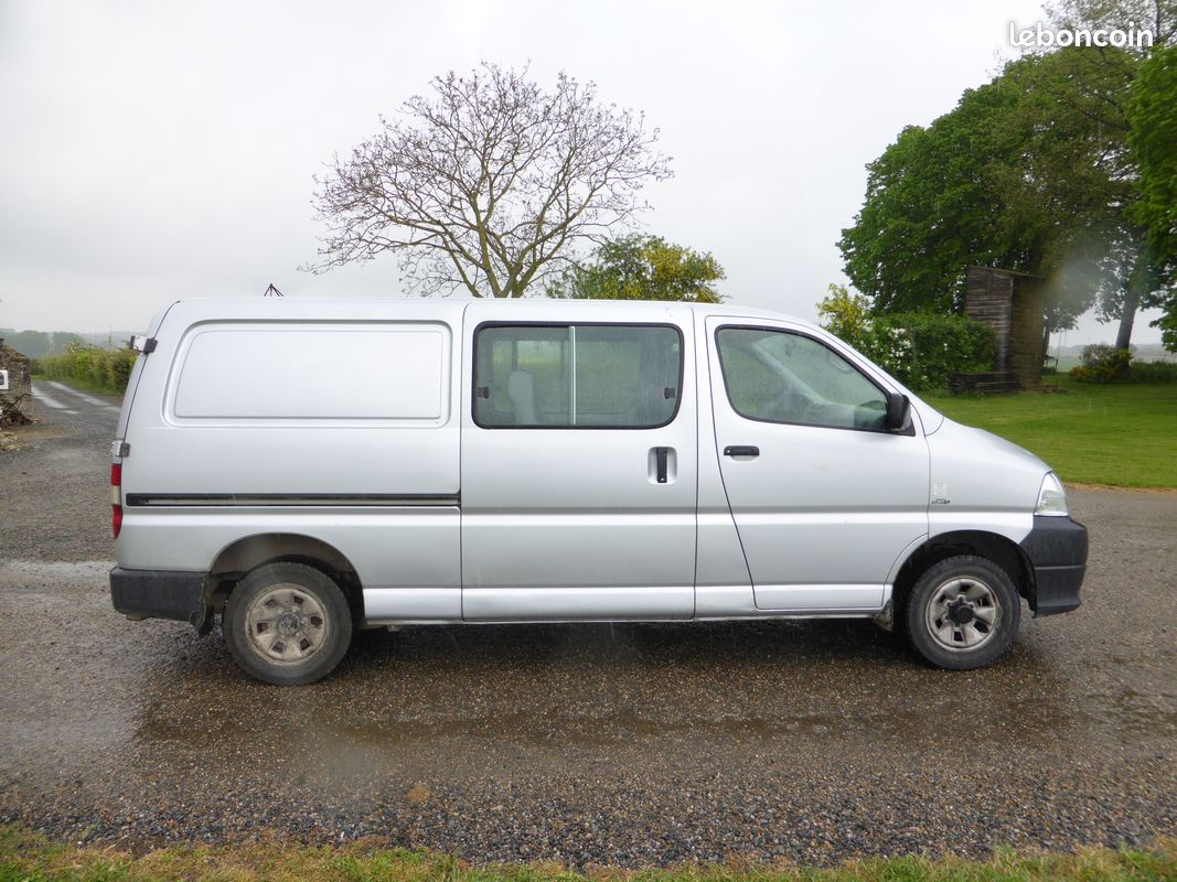 Toyota HIACE 4x4 (image 2)