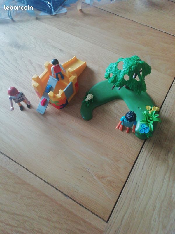 Aire de jeux Playmobil (image 1)