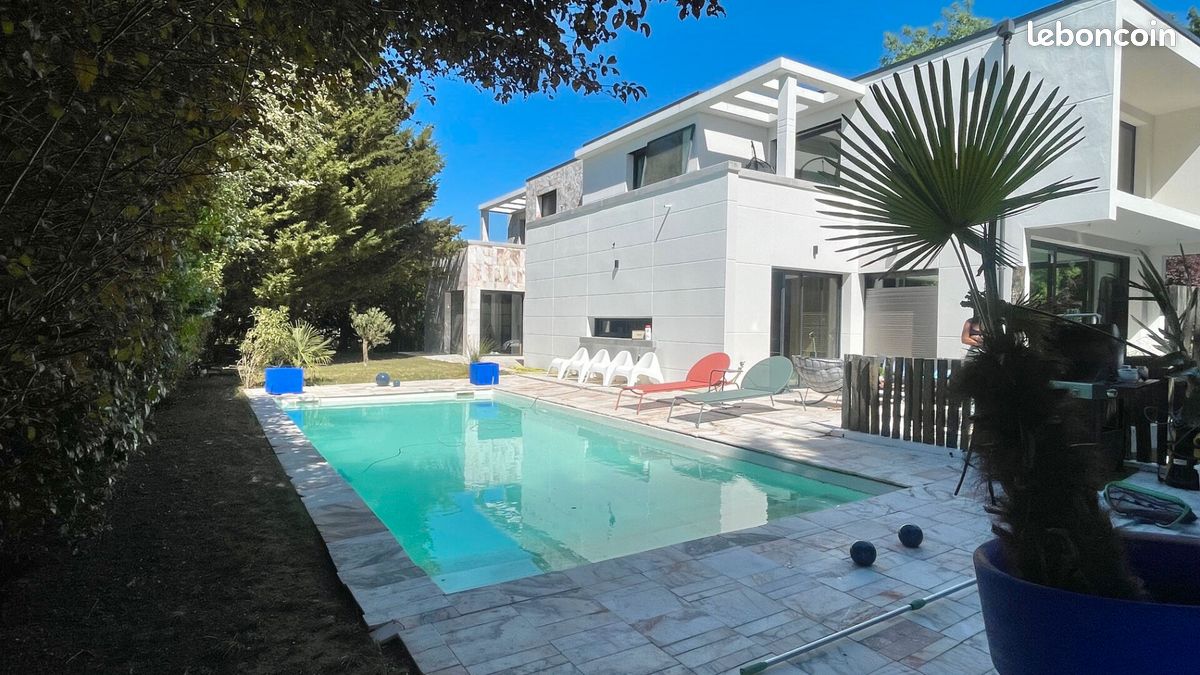 Maison 9 pièces 383 m² · à Joué-lès-Tours · 383 m² · 1 150 000 €