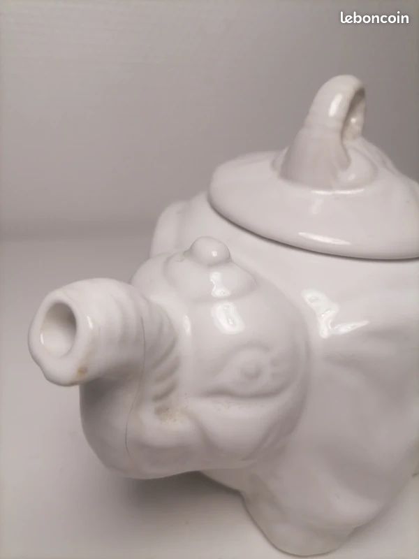 Théière zoomorphe blanche , vintage éléphant faïence (image 2)