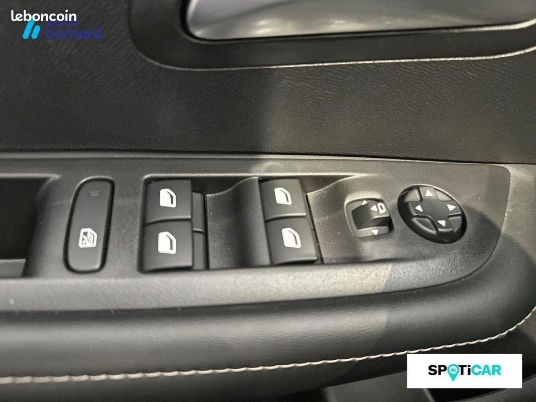 Peugeot 208 1.2 Hybrid 110ch Allure e-DCS6 (image 23)