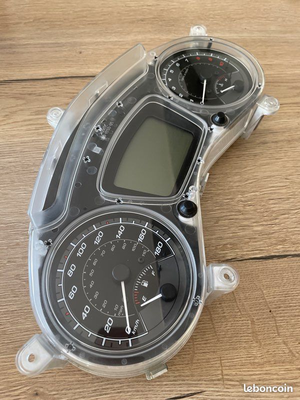 Compteur Piaggio MP3 (image 1)