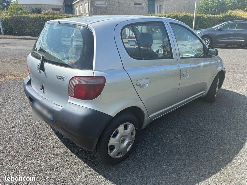 Toyota yaris 1.0 68cv (image 2)