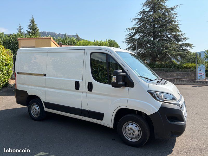 Peugeot boxer 330 l1h1 2.0 bluehdi 110 - finition premium – 3 places – 74 821 km (image 3)