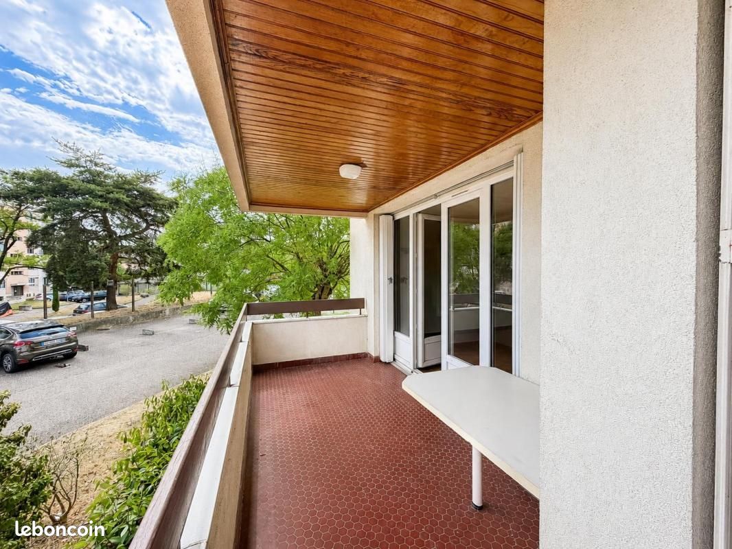 Appartement 3 pièces 70 m² · à Décines-Charpieu · 70 m² · 179 000 €