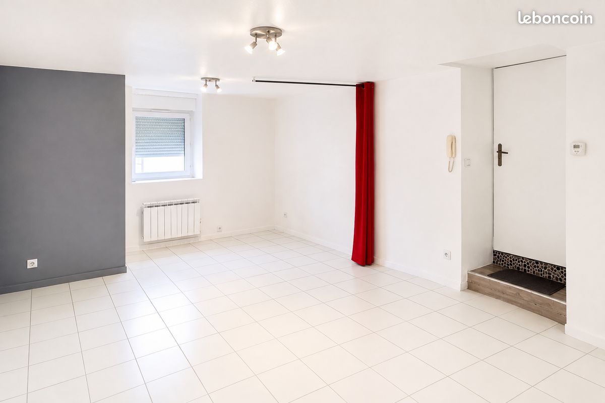Appartement 1 pièce 31 m² · à Saint-Étienne · 31 m² · 355 €