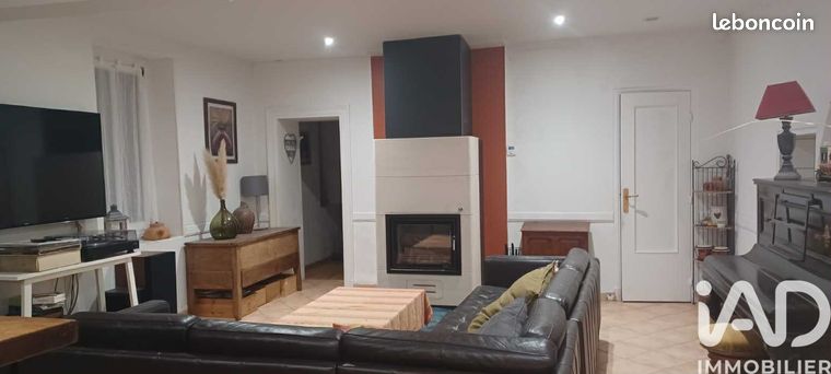 Maison 9 pièces 211 m²