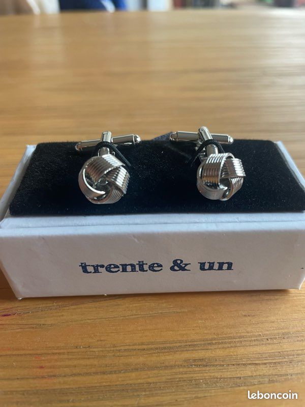 Boutons de manchettes neufs #1 (image 1)