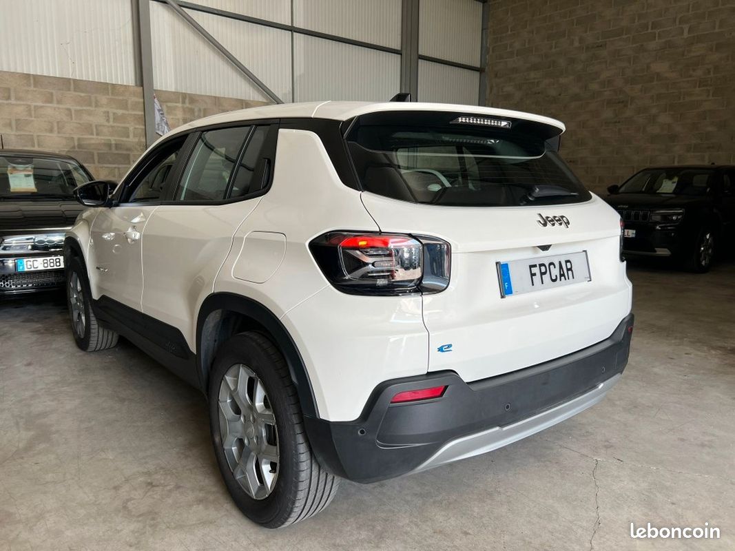 Jeep Avenger 156cv 54KWh ELECTRIQUE ALTITUDE / CAMERA DE RECUL RADARS AR / FULL LED / CARPLAY (image 10)