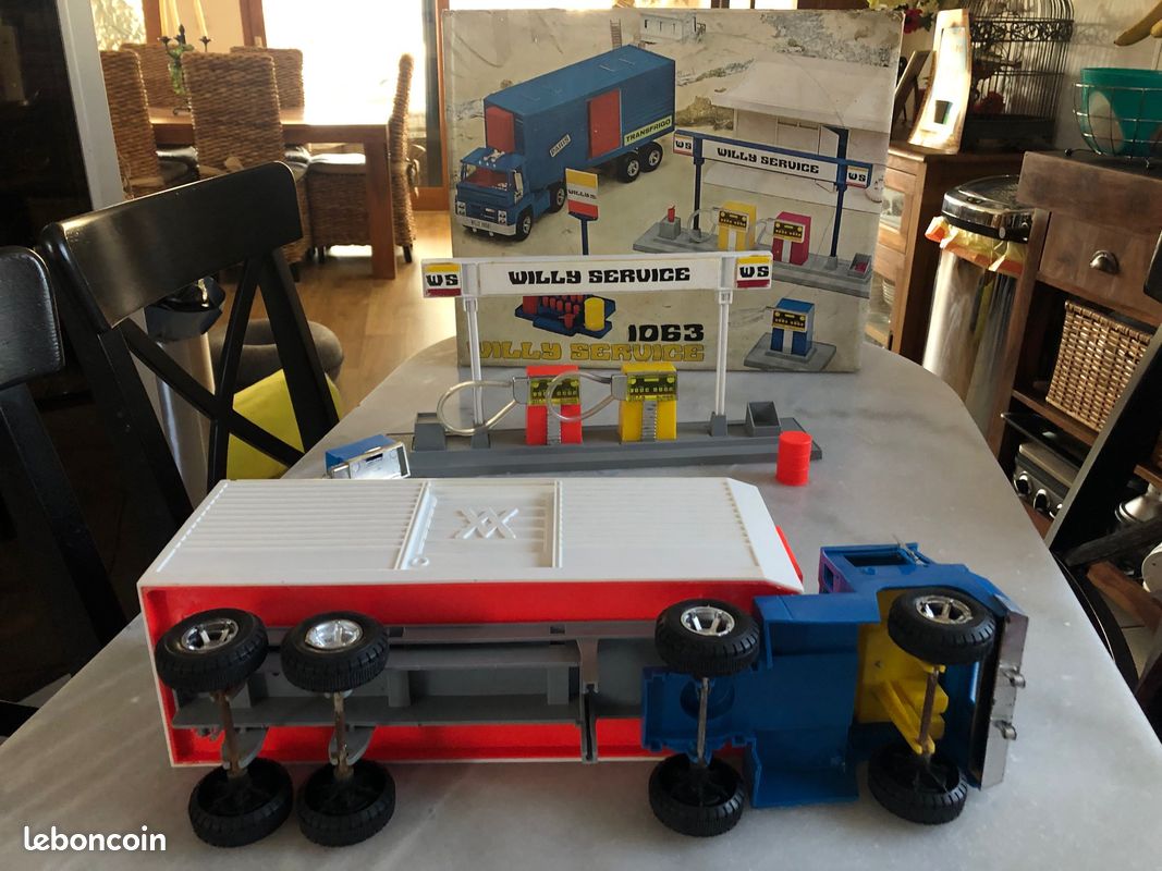 Willy Mennella coffret camion frigo + station service avec sa boîte d'origine (image 5)