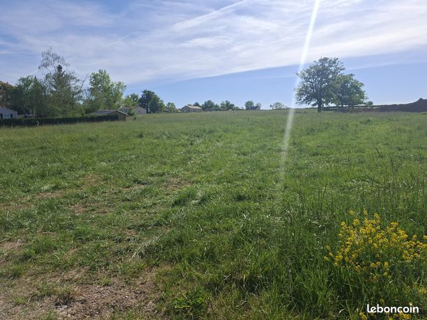Terrain 2100 m² Meillard