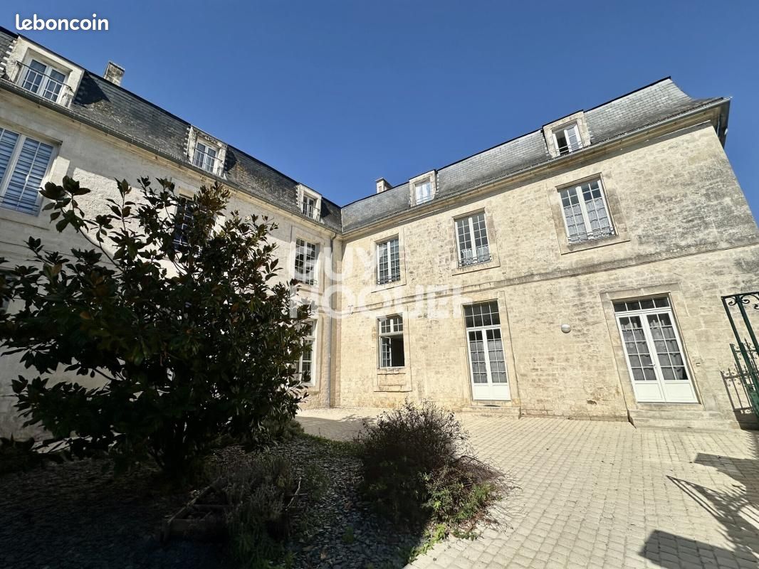 Appartement 2 pièces 38 m² · à Fontenay-le-Comte · 38 m² · 71 100 €
