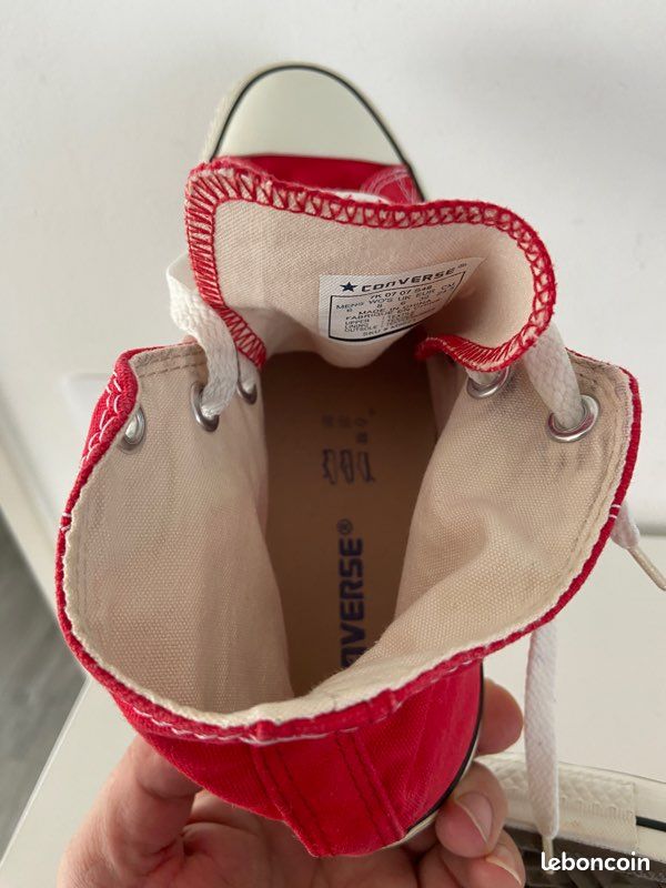 Converse Chuck Taylor All Star High Top Rouge Vif Taille 39