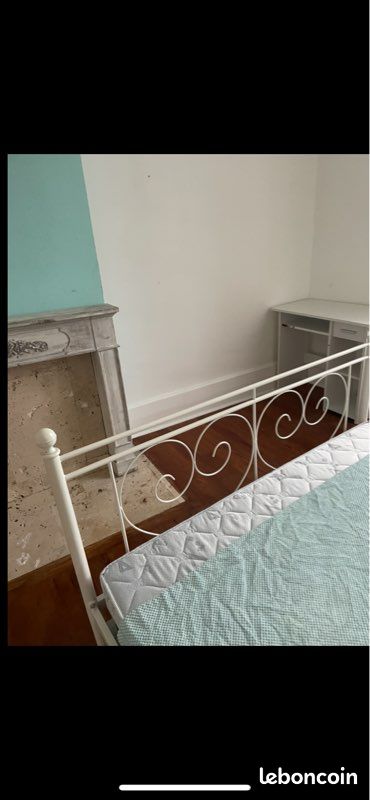 Lit (image 1)