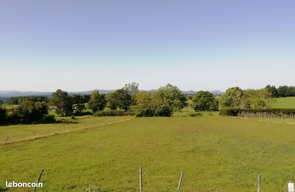 Terrain constructible 2082 m2 Montregard / Haute-Loire (43) · 42 000 €
