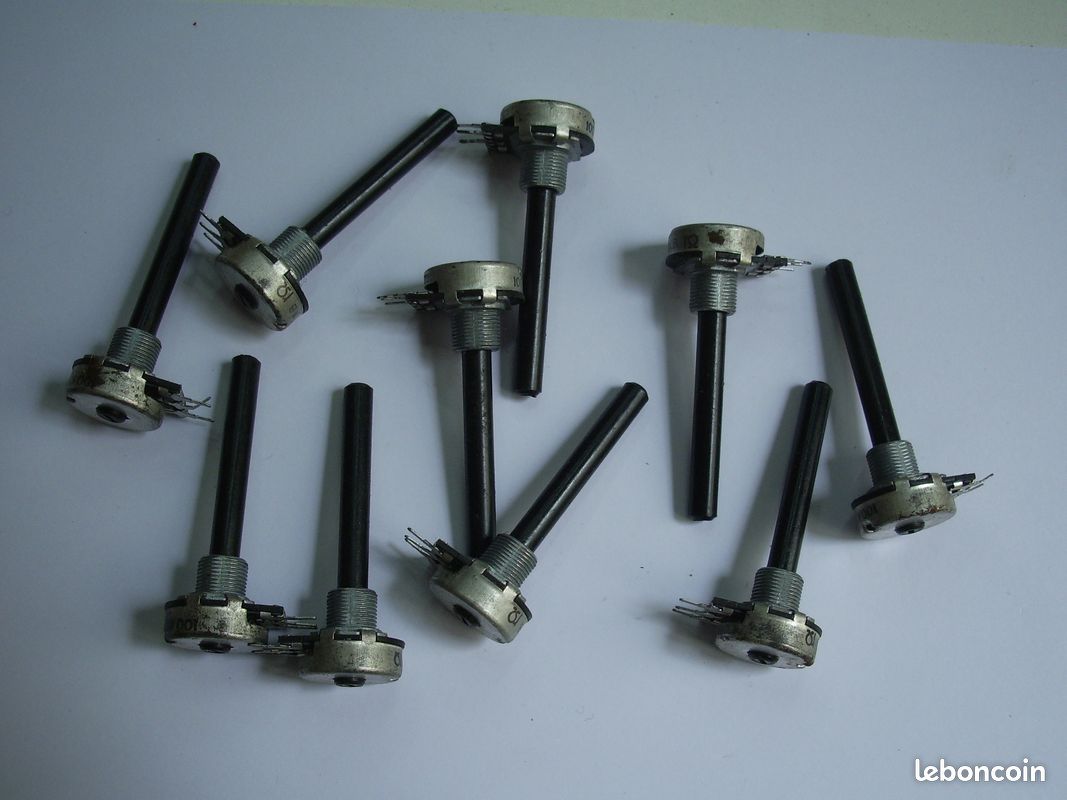 Lot de dix potentiomètres Radiohm logarithmique 125 à 160kOhm, axe 6 x 40mm (image 1)