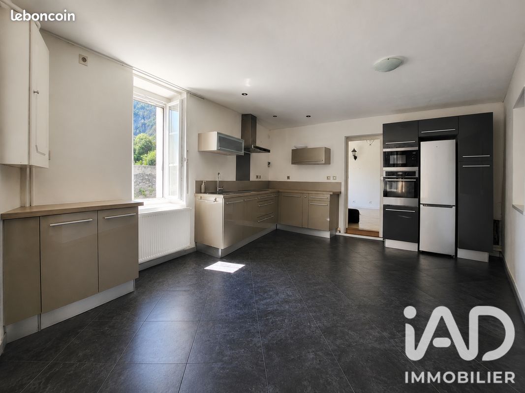 Maison 5 pièces 113 m² · à Sassenage · 113 m² · 269 000 €