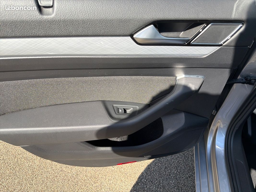 VOLKSWAGEN Passat 2.0 TDI EVO SCR 150 DSG7 Business (image 28)