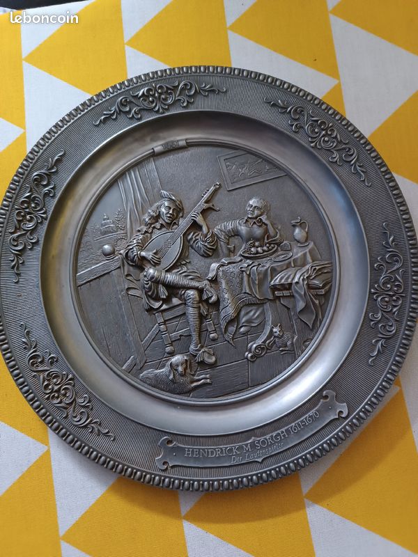 Assiette en étain (image 1)