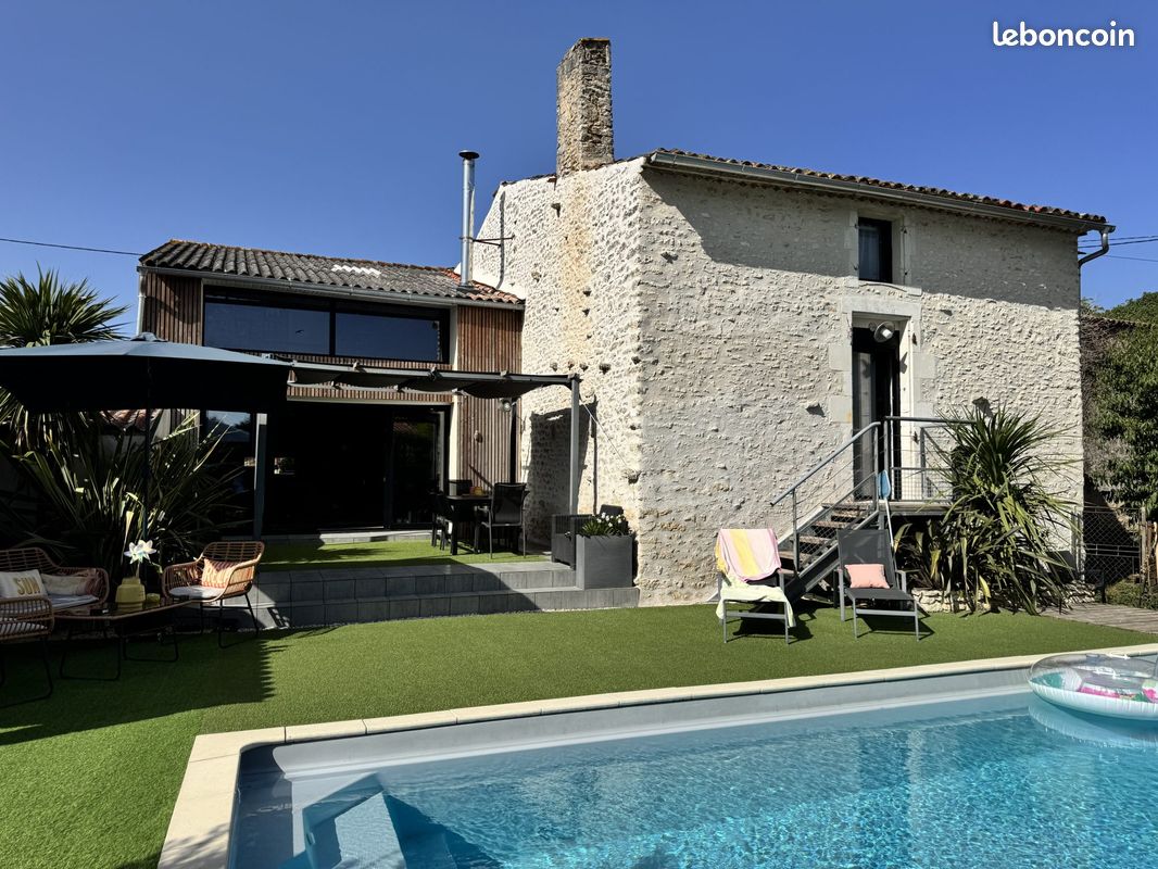 Maison 8 pièces 210 m² · à Corme-Écluse · 210 m² · 417 000 €