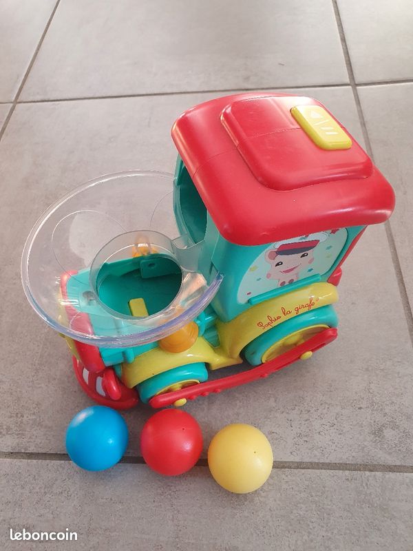 Petit train musical avec boules Sophie la girafe (image 1)