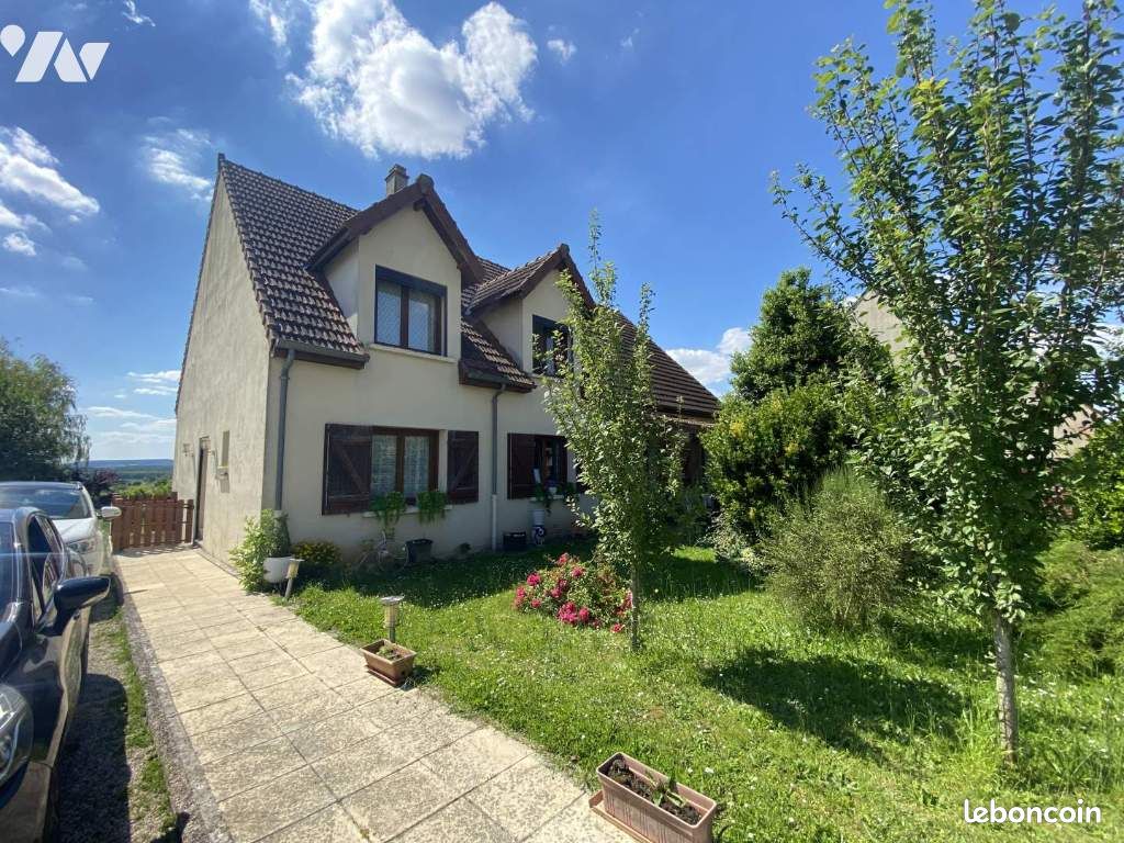 Maison 9 pièces 182 m² · à Crisolles · 182 m² · 249 350 €