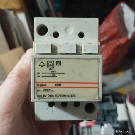 Transformateur Sonnette Legrand 04220 – In 230V Out 8V, Neuf (sans Boîte)