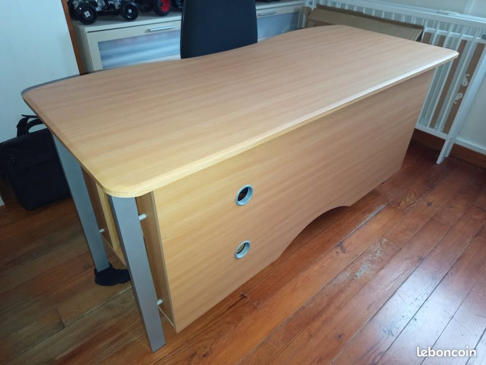 Bureau (image 3)