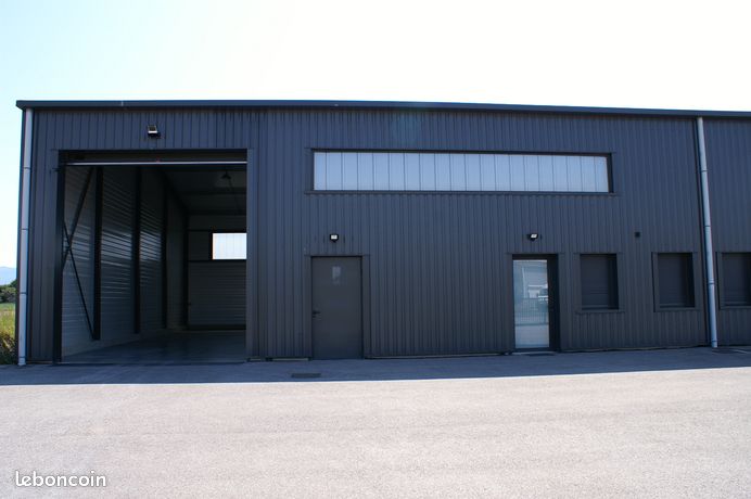 Local industriel (entrepôt, atelier, stockage, hangar)