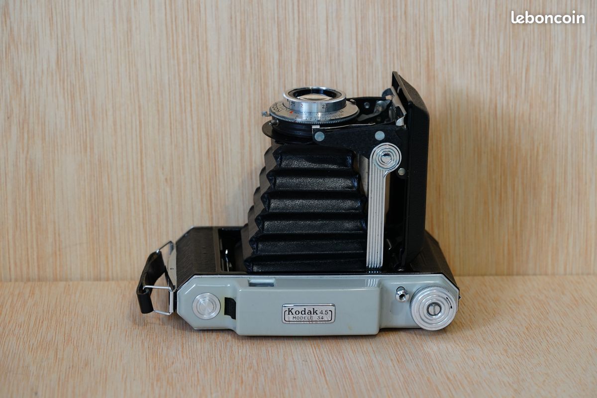Appareil Photo Ancien à Soufflet Kodak 620 Avec Objectif Angénieux 100mm F/4,5
