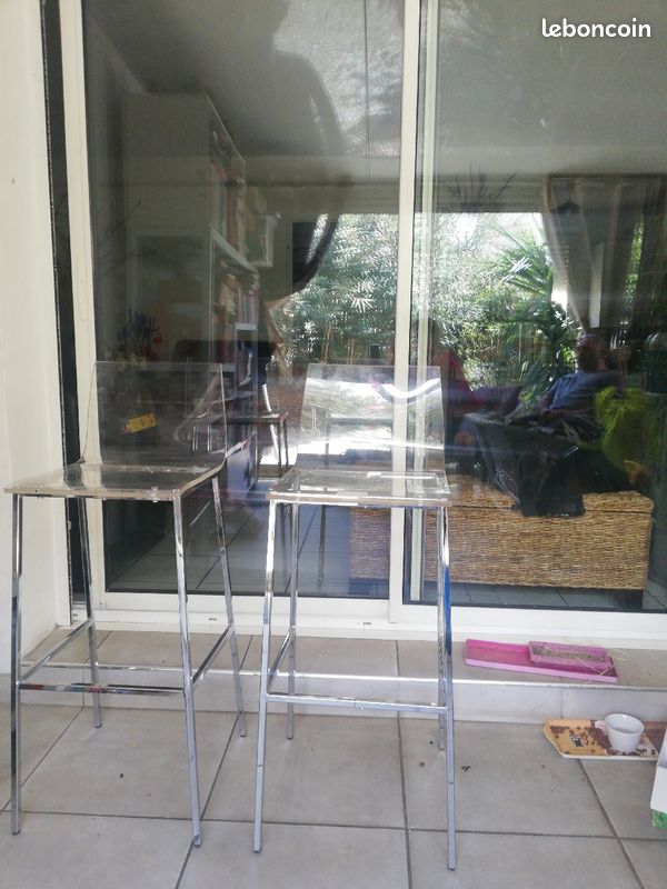Chaise haute transparente (image 3)