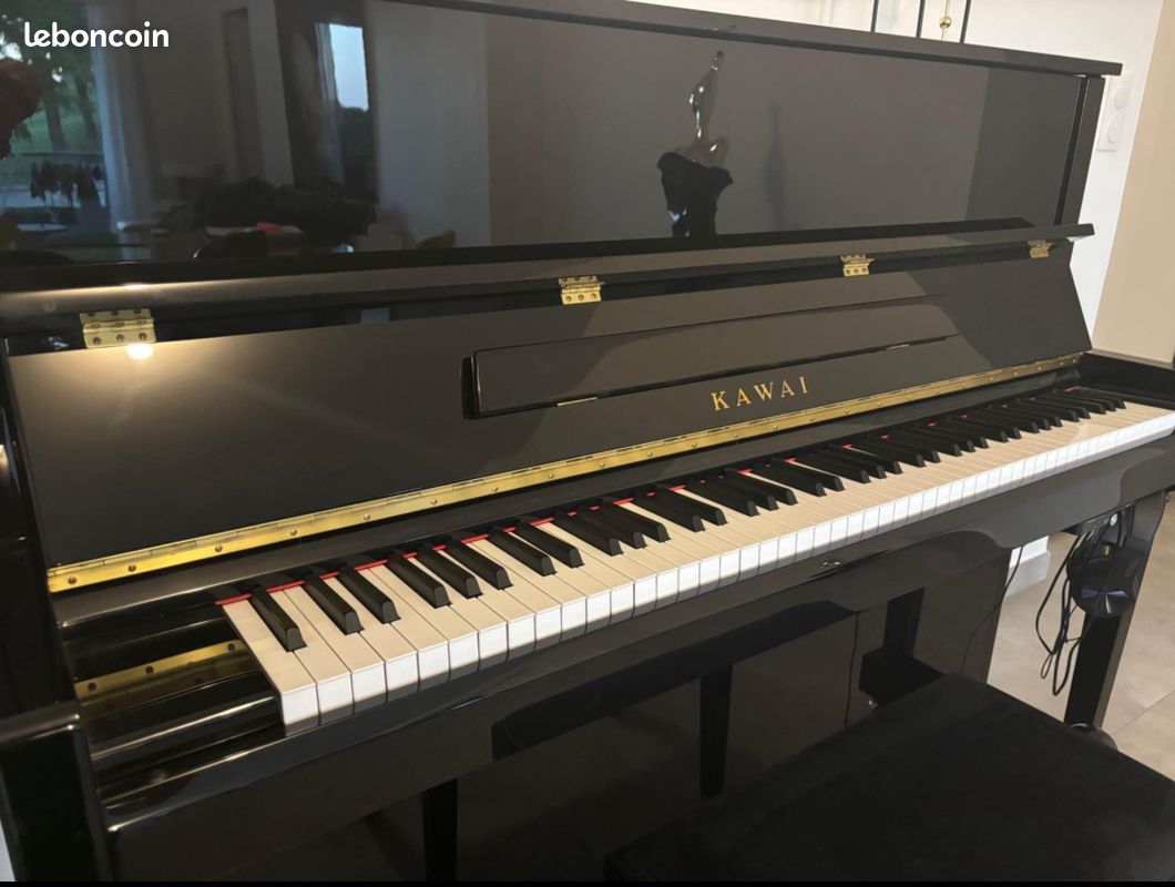 PIANO DROIT KAWAI KX21 équipé d’un systeme silencieux (image 1)