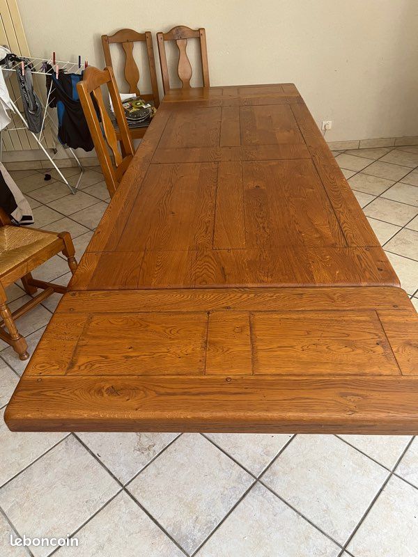 Table en bois massif et ses chaises (image 3)