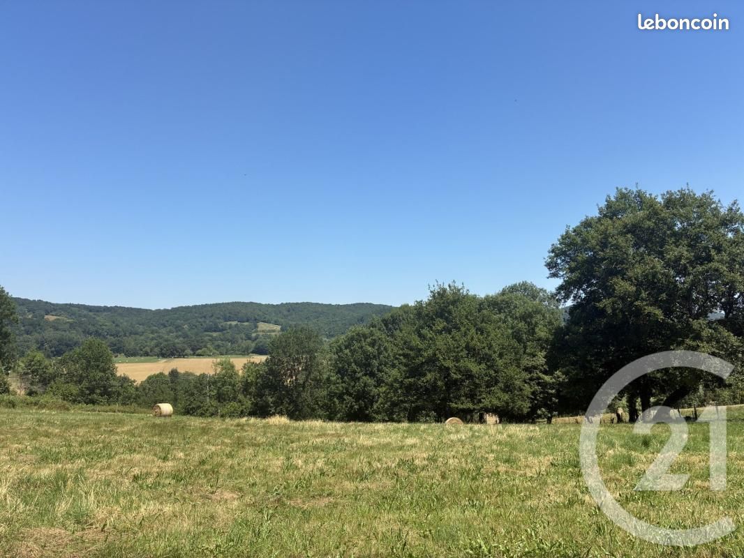 Terrain 5 773 m² His · 33 900 €