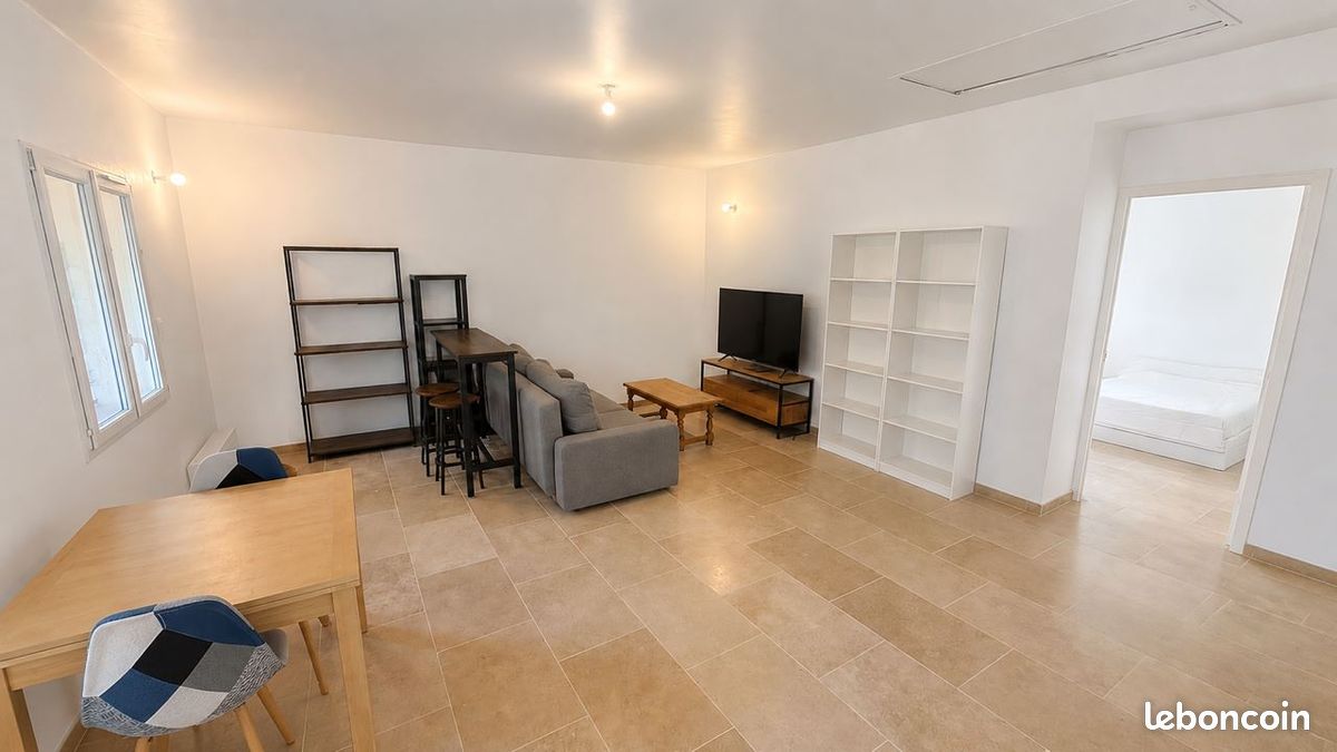 Appartement 3 pièces 67 m² · à Eyguières · 67 m² · 915 €