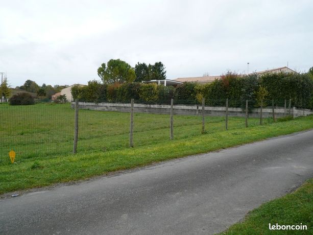 Terrain 1 000 m² Saint Laurent De Cognac