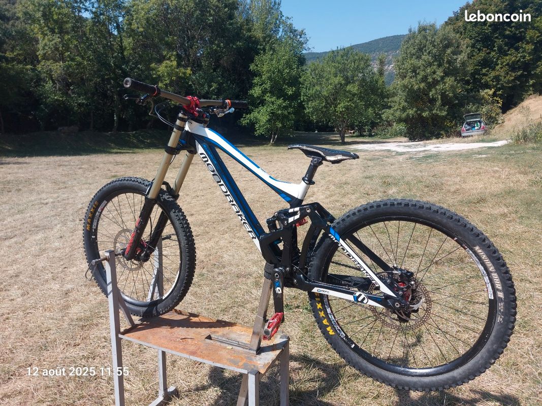 VTT DH Mondraker SUMMUM Vélos