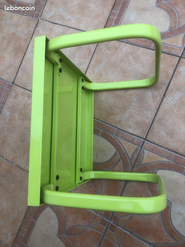 Petite table métallique verte (image 5)
