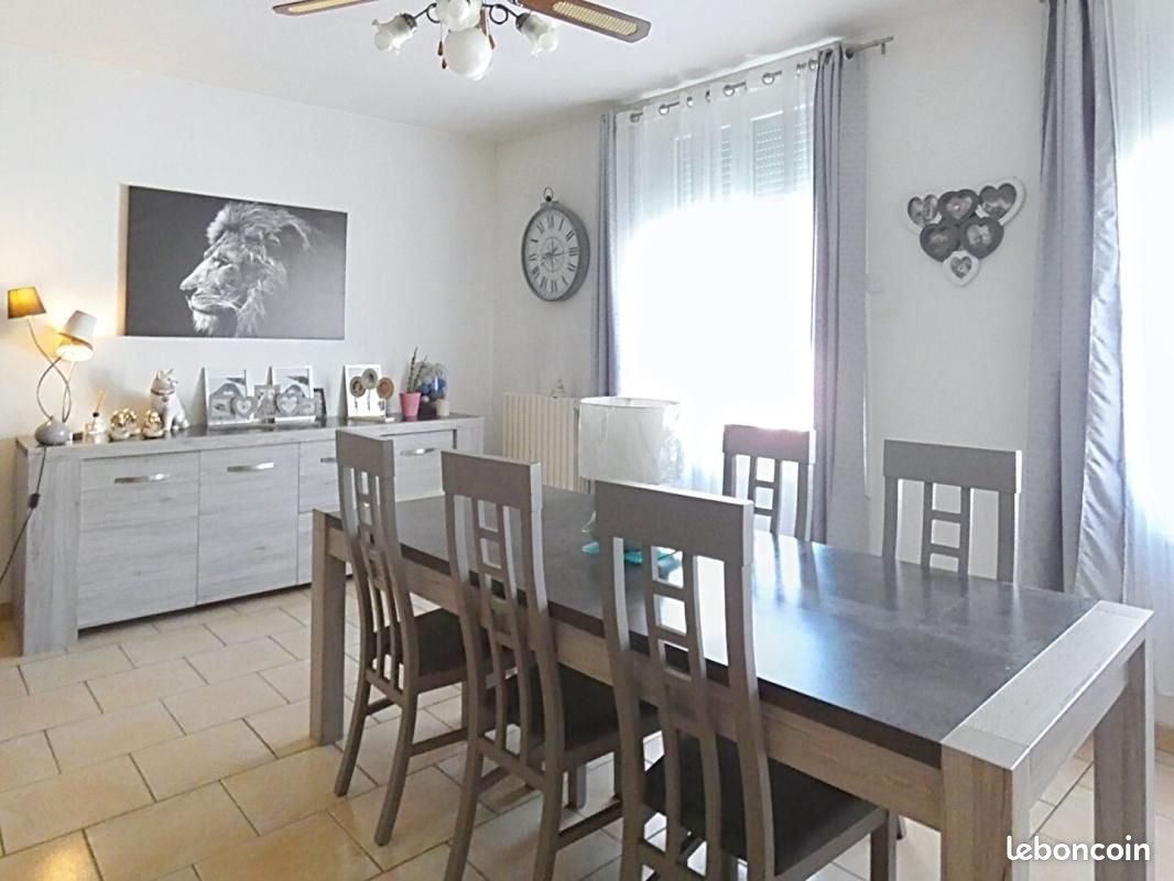 Maison 8 pièces 240 m² · à Ivry-la-Bataille · 240 m² · 314 000 €