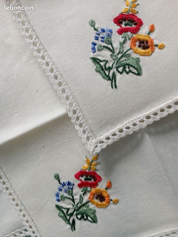 Lot De 4 Sets De Table Et Serviettes SUNHAM - Broderie Florale Vintage, Coton, Forme Ovale (neuf)