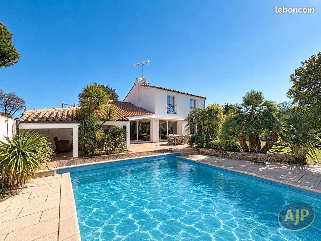 Maison 6 pièces 205 m² · à Challans · 205 m² · 549 900 €