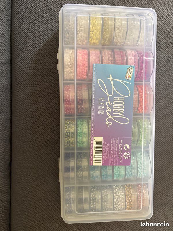 Boîte avec 42 couleurs de perles (image 1)