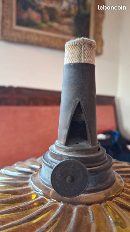 Superbe Lampe à Pétrole (Assemblage Postérieur) avec Élégant Corps en Faïence de Gien (Modèle 1872) (image 7)