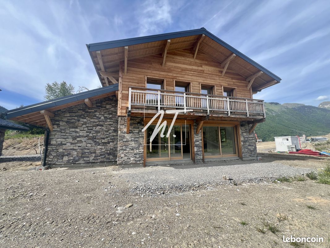 Maison 6 pièces 135 m² · à Morzine · 135 m² · 1 060 000 €