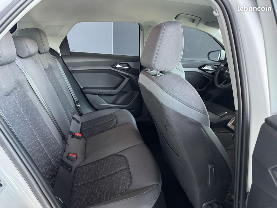 AUDI A1 Sportback 30 TFSI 110 ch S tronic 7 Advanced 2 (image 7)