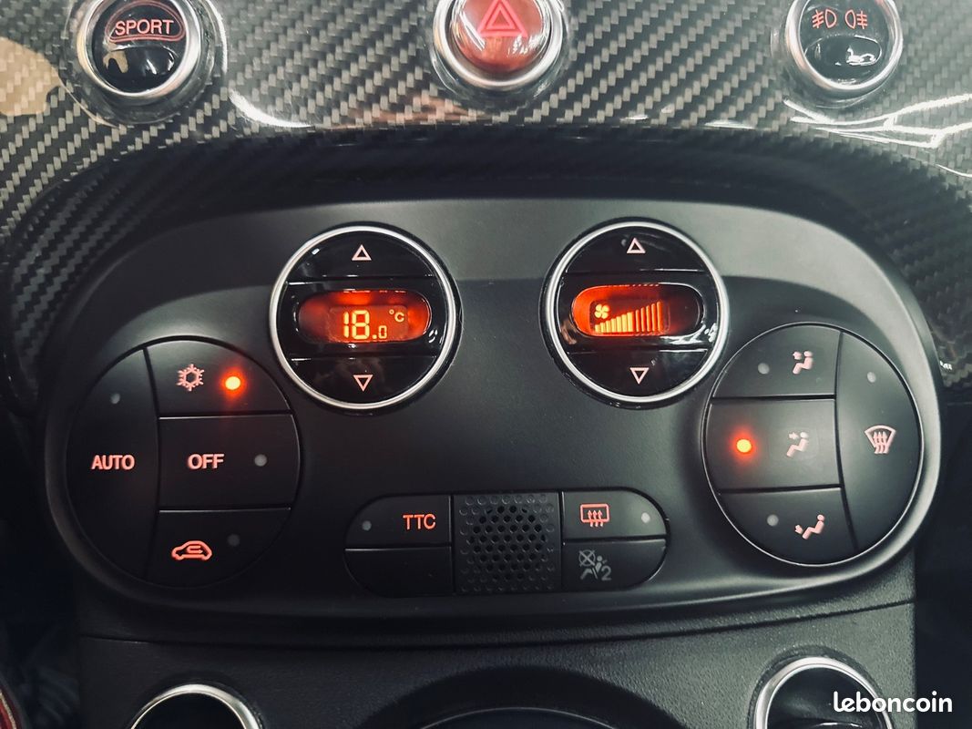 ABARTH 595 1.4 T-Jet 180 CH BVA Cabriolet Competizione Esseesse + ECHAPPEMENT AKRAPOVIC + PACK CARBONE + BEATS AUDIO + 1ERE MAIN + GARANTIE 12 MOIS (image 27)