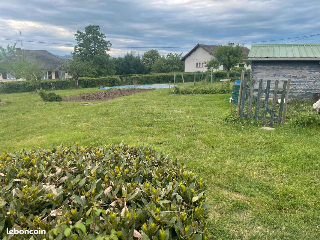 Terrain CHARLIEU · 100 000 €