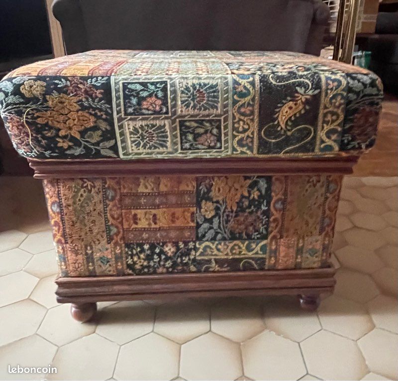 Pouf (image 1)